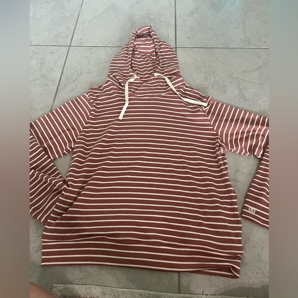 Albion rust colored sweatshirt